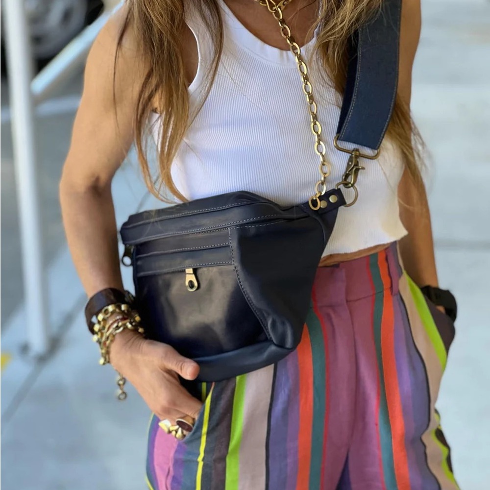Parker thatch sling crossbody
